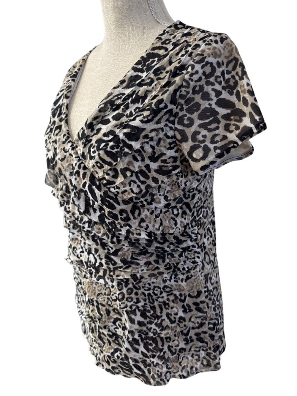 Style & Co Leopard Print V-Neck Short Sleeve Ruched Top Size L - Picture 2 of 8